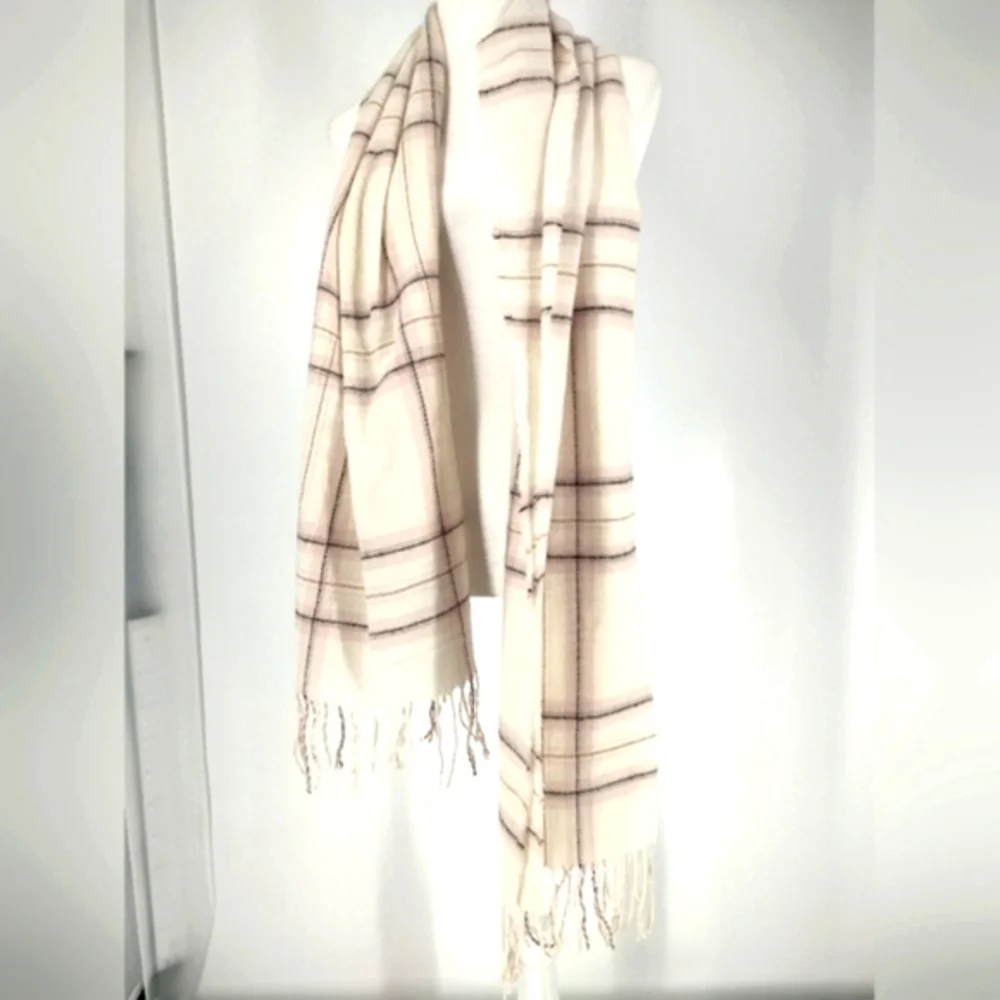 Steve Madden Unisex Ivory Fringe Scarf, 1 SFM